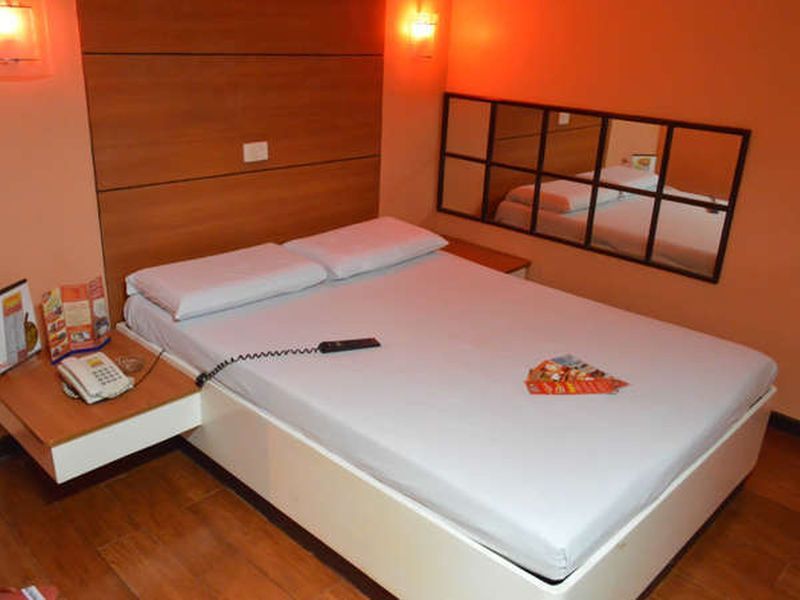 Hotel Sogo Edsa Caloocan Buitenkant foto