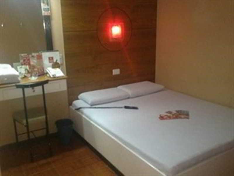 Hotel Sogo Edsa Caloocan Buitenkant foto