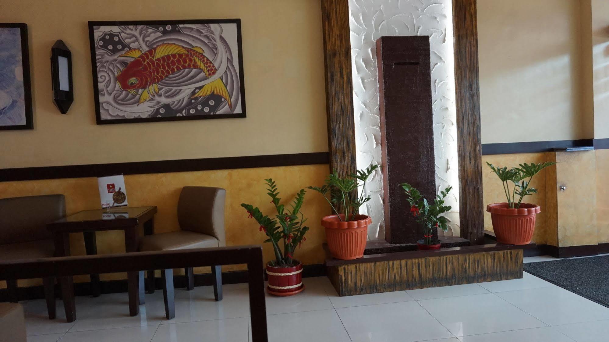 Hotel Sogo Edsa Caloocan Buitenkant foto