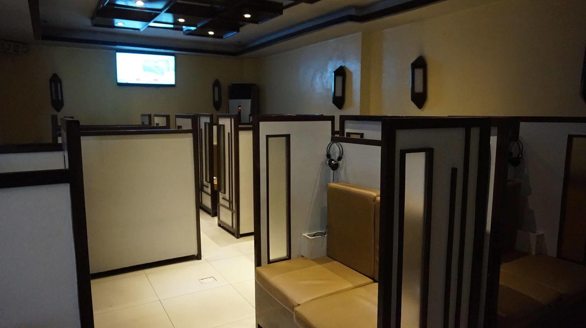 Hotel Sogo Edsa Caloocan Buitenkant foto